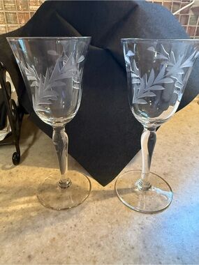 Etched Leaf Crystal Stemware Glasses  (Set of 2) MCM, perfect condition, cordial